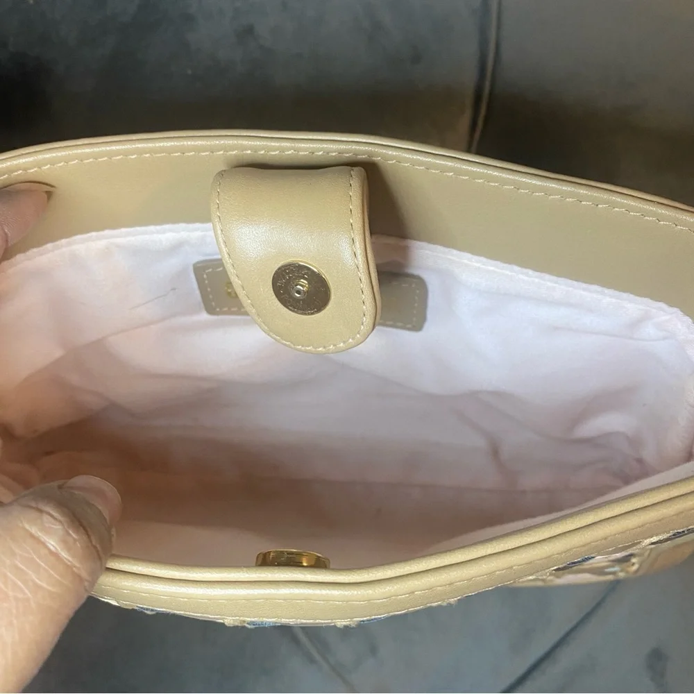 Like New CARA BENEVENIA Baguette Cappuccino Shoulder Bag